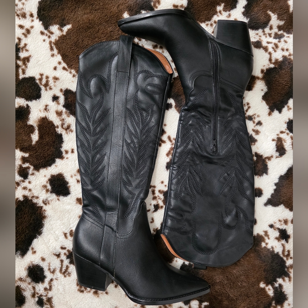 Oasis Society Black Boots Size 9